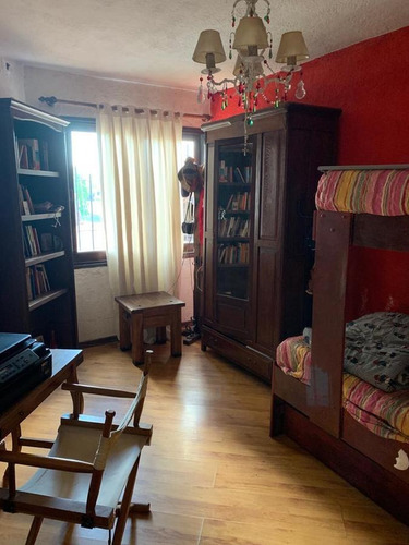 Casa Parque Miramar 4 Dormitorios, 3 Baños, Suitte Con Yacuzzi, Estar Con Parrillero, Cochera 2 Autos.