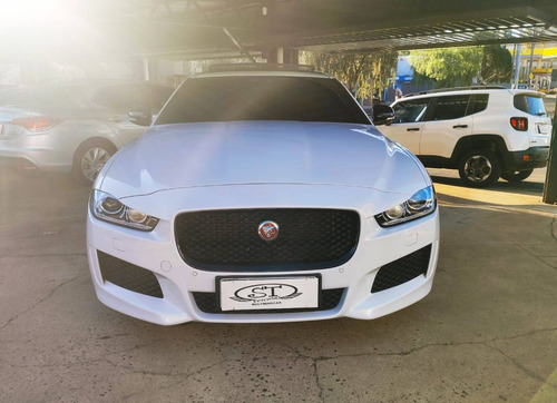 Jaguar Xe 2.0 16v Ingenium P250 Gasolina Landmark 4p