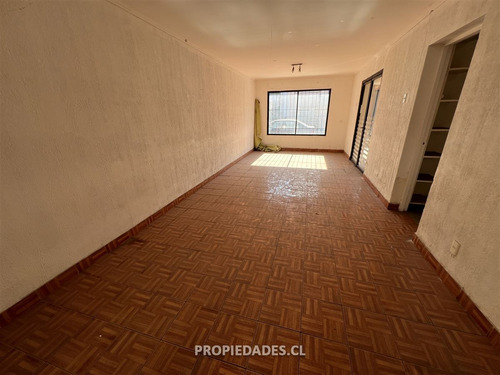 Casa En Venta De 3 Dorm. En Ñuñoa