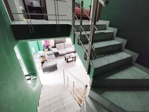 Imagen 11 de 30 de Casa En Venta En Cabudare, Zona La Mendera, Tanque Subterráneo De 4.000 Lts Con Su Pulmón E Hidroneumático, Cod 22-25661, Inf 0424-1398859, Jm9