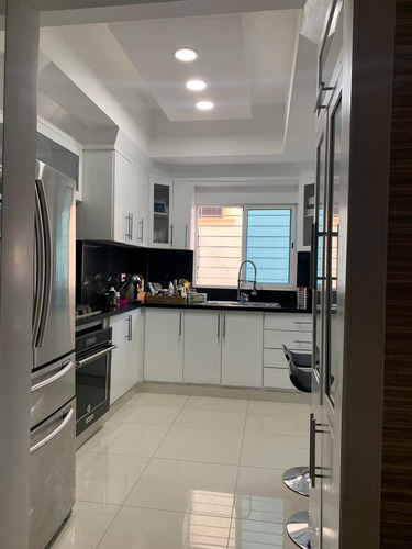 Vendo Segunda Con Terraza En Evaristo Morales 3 Habitaciones