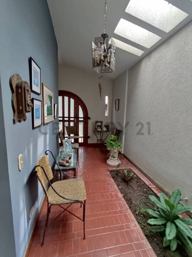 Alquiler Linda Casa Quinta En La Urbanización La Viña