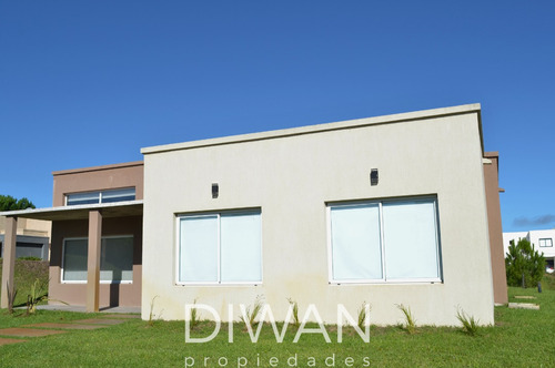 Casa A Estrenar En Venta - 5 Ambientes - Costa Esmeralda, Pinamar