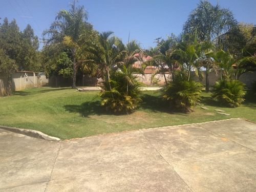 Chacara 1000m2 Casa 225m2 Toda Avarandada Casa 225m2 2 Dorms,sala,copa,cozinha,banheiro,piscina,fonte,de Agua,2 Vagas Cobertas, - Ch00045 - 69233528