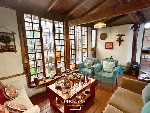 Estilo Artesanal / Gran Terreno, 4 Dorm, 2 Baños, La Florida