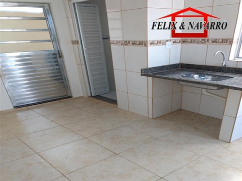 Imagem 2 de 10 de Casa 03 Cômodos Com Vaga - 784