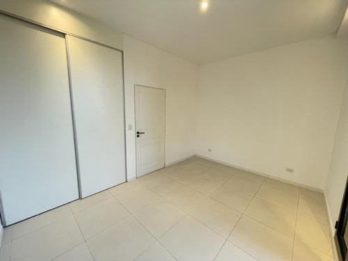 Imagen 15 de 23 de Triplex A Estrenar De Categoria En Venta, San Miguel.