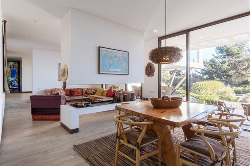 Moderna Casa En Condominio Cantagua Con Vista Al Mar