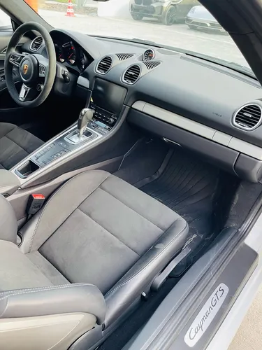 Porsche Cayman 2022