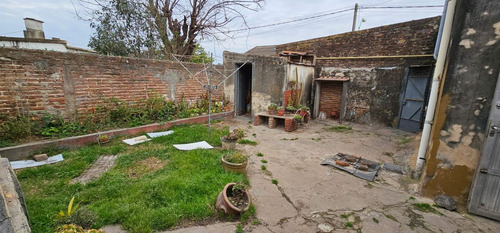 Casa Mas Terreno Ideal Para Inversión