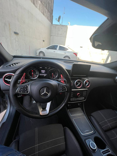 Imagen 15 de 16 de Mercedes A200 2017