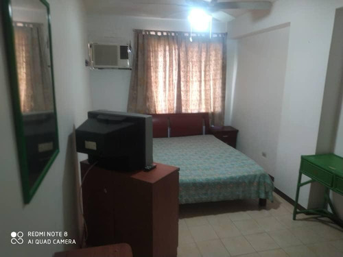 Imagen 5 de 21 de Apartamento En Alquiler Playa Grande Mls #23-11527 Yolanda Goncalves