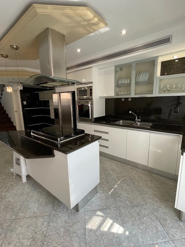 Imagen 4 de 18 de Townhouse En Alquiler En Lecheria C.r Villas Martinique