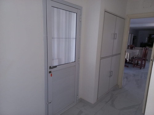 Imagen 9 de 13 de Casa Céntrica En Venta - Lobos