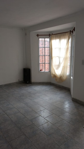 Imagen 5 de 15 de Duplex De 2 Amb. C / Cochera
