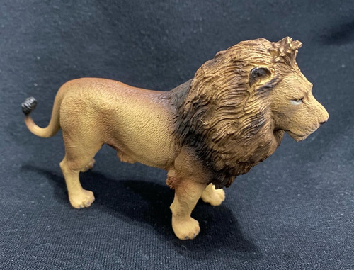 Figura Collecta - Leão - 13cm Comprimento