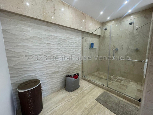 Casa En Venta En Colinas De Bello Monte Remodelada Caracas Areas Sociales Seguridad