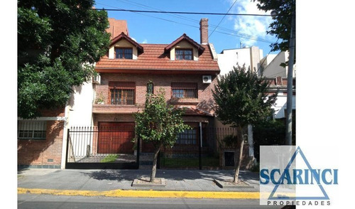 Chalet En Venta De 5 Amb C/jardin, Parrilla, Playroom. Sáenz Peña.