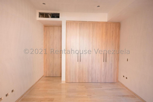 Imagen 4 de 10 de Apartamento En Venta En Campo Alegre 21-22376 Gustavo Nieves 0412 6057058