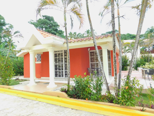 En Samaná, Republica Dominicana, Villas Listas Para Mudarse, Dos Habitaciones Con Sus Baños, ¡sala, Comedor, Cocina, Terraza Techada Y Patio En El Residencial Bahía De Los Dioses!