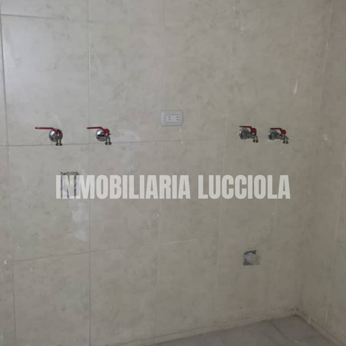 Imagen 10 de 12 de Apartamento De 90 Mts2 En Playa Grande, Edo. La Guaira Listo Para Ocupar Ref 051