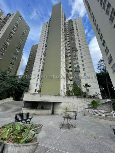 Apartamento En Venta, Ubicado En Los Samanes