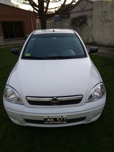 Imagen 2 de 5 de Chevrolet Corsa 2011 1.8 Gl Aa+da