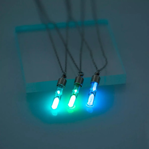 Collar De Forma Reloj Arena Luminosa Brilla En Oscuridad