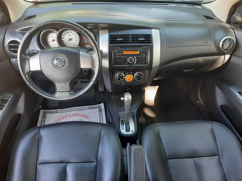 Imagem 12 de 15 de Nissan Livina 1.8 Sl Xgear Automática