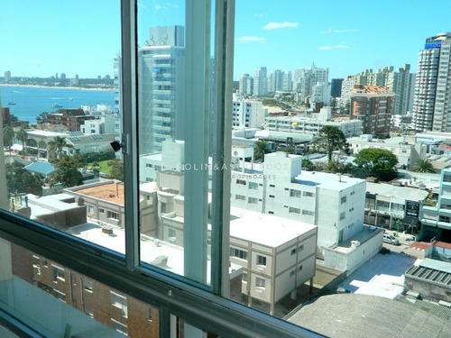 Apartamento En Peninsula - Punta Del Este- Ref: 1209