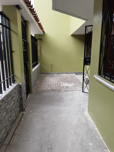 Imagen 8 de 27 de Vendo Casa Rentera De 2 Plantas