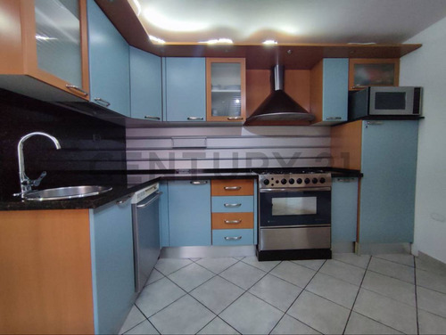 Amplio Townhouse Ubicado En C.r Villas De Oriente