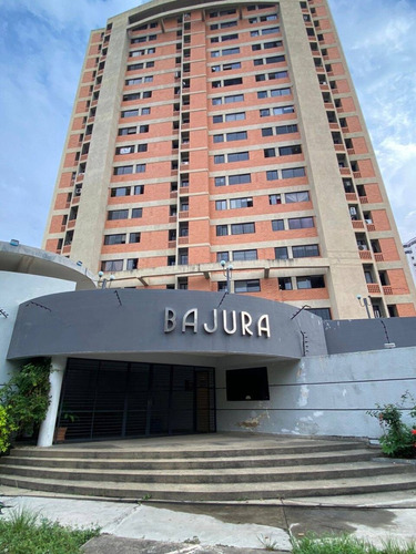 Annic Coronado Remax Vende Apartamento, En Residencias Bajura, Urbanizacion Los Mangos, Valencia, Estado Carabobo.