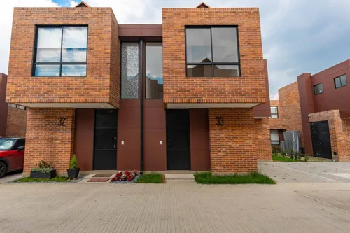 Casa En Arriendo/venta En Canelon. Cod A22482