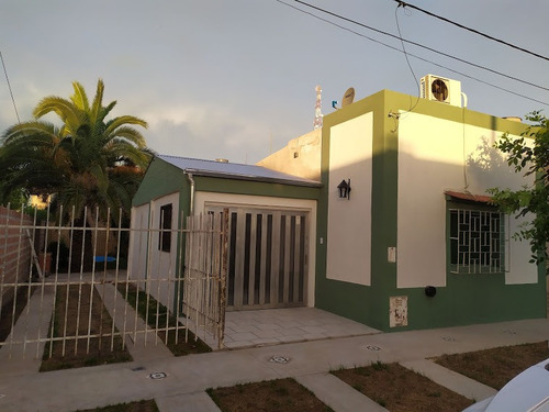 Imagen 1 de 14 de Casa Con Piscina Los Aromos