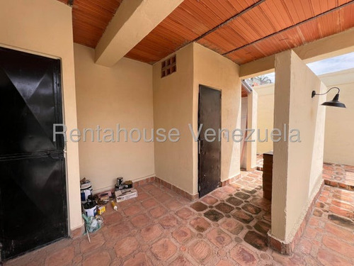 En Venta Terreno Con Locales En Santa Rosa, Maracay (jbra)