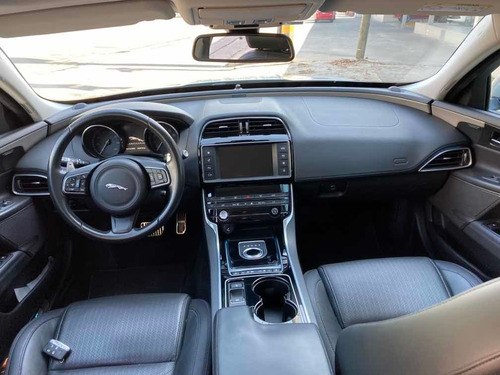 Jaguar Xe 2016 2.0 Pure At