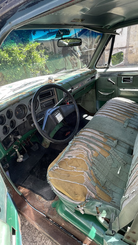 Chevrolet Silverado 81 Americana Motor 250
