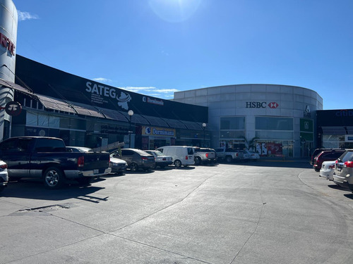 Local En Renta Plaza Cayro, Blvd. Timoteo Lozano Y Torres Landa, León, Gto.