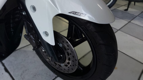 Imagem 4 de 12 de Yamaha Nmax 160 Abs