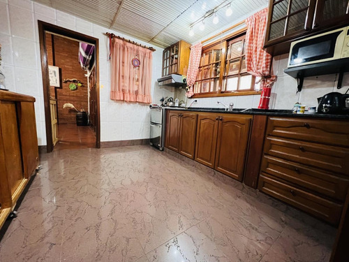 Imagen 6 de 25 de Casa 3 Dormitorios , Quincho Pileta , Permuta En Caba - Ciudad Evita
