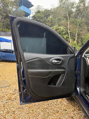 Jeep Cherokee 3.2 Longitude