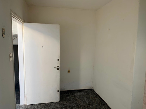 Apartamento Venta 1 Dormitorio Con Patio Bajos G.c Ideal