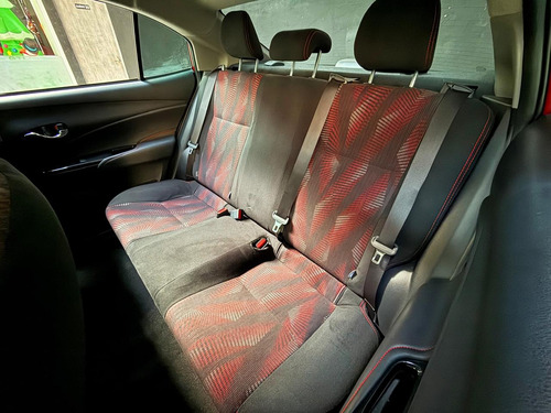 Toyota Yaris S. SEDAN