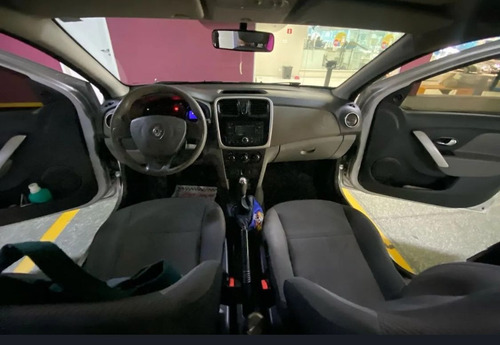 Renault Logan 1.6 Expression Hi-power 4p