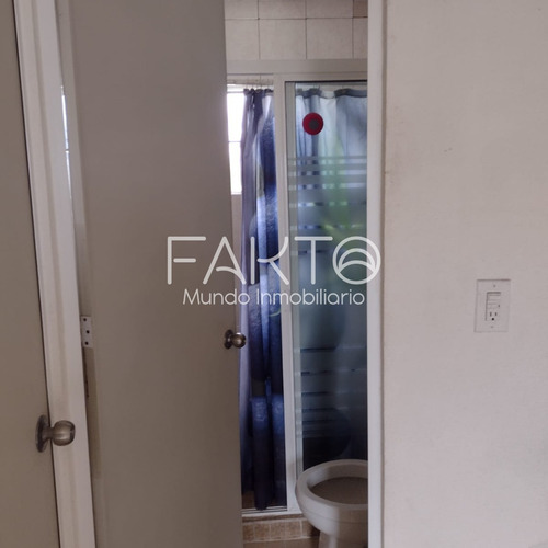 Bonita Casa De Dos Niveles En Privada