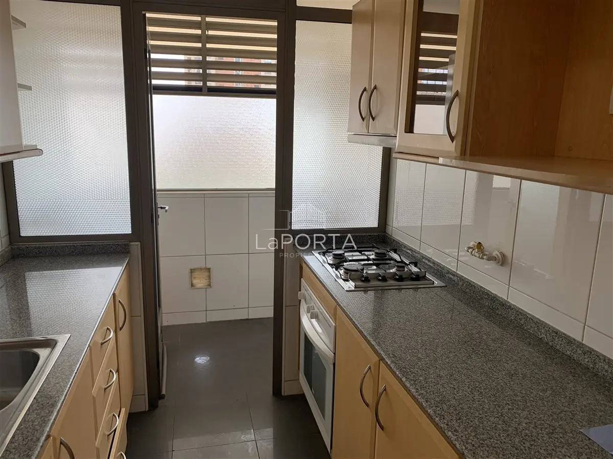 Imagen 5 de 18 de Departamento Av. Libertad 3 Dorm + 2 Baños, Excelente Vista