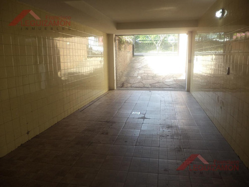 Imagen 13 de 20 de Chalet - 470m2 - De Categoria - Jardin Parquizado - Quincho - Piscina