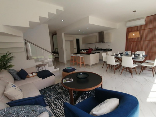 Imagen 1 de 15 de Casa 3 Recámaras En Venta En Playa Del Carmen Zona Diamante