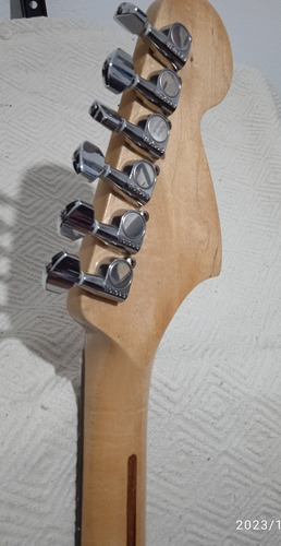 Guitarra Eléctrica Stratocaster Reverse Headstock Ssh (Usado)